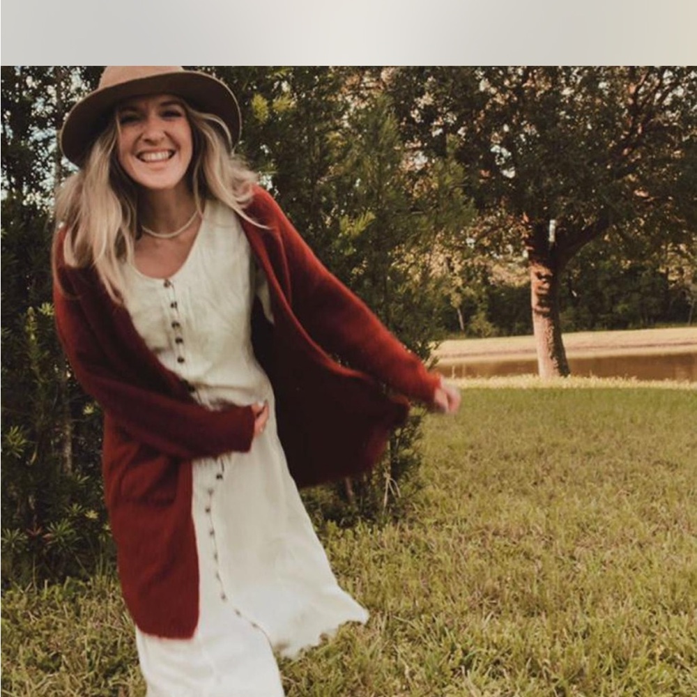 Chic White Button-Front Maxi Dress - image 3